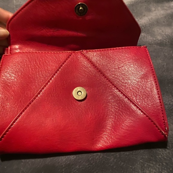 Red clutch - Picture 2 of 3